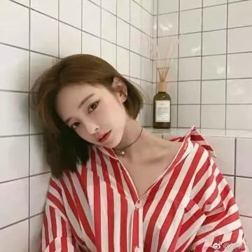 维奥莱特·诺齐埃尔